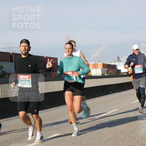 03.10.2025 - Köhlbrandbrückenlauf Jannik Wohlers http://msf.ph/oto/9068649 03.10.2025 09:48:00 Position 3 1182, 1205, 1280 meine-sportfotos.de