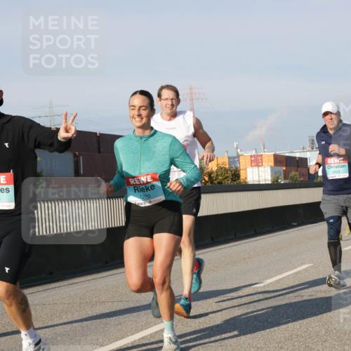 03.10.2025 - Köhlbrandbrückenlauf Jannik Wohlers http://msf.ph/oto/9068671 03.10.2025 09:48:01 Position 3 1205, 1280, 2843 meine-sportfotos.de