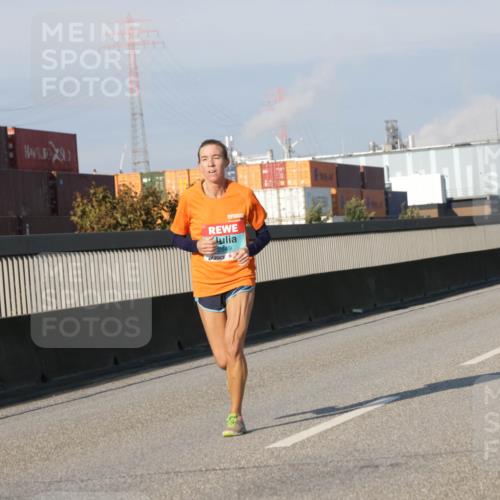 03.10.2025 - Köhlbrandbrückenlauf Jannik Wohlers http://msf.ph/oto/9068735 03.10.2025 09:48:03 Position 3 2849, 2901 meine-sportfotos.de