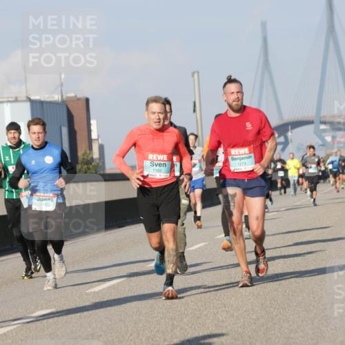 03.10.2025 - Köhlbrandbrückenlauf Jannik Wohlers http://msf.ph/oto/9068816 03.10.2025 09:48:06 Position 3 1474, 1165, 1273 meine-sportfotos.de