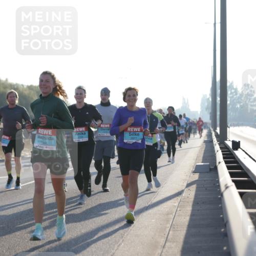 03.10.2025 - Köhlbrandbrückenlauf Jannik Wohlers http://msf.ph/oto/9068862 03.10.2025 09:16:44 Position 3 3791, 12, 1946, 1238, 2677 meine-sportfotos.de