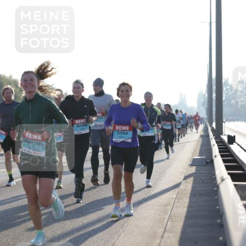 03.10.2025 - Köhlbrandbrückenlauf Jannik Wohlers http://msf.ph/oto/9068881 03.10.2025 09:16:44 Position 3 3791, 1238, 1946, 2677 meine-sportfotos.de