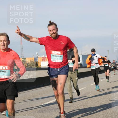 03.10.2025 - Köhlbrandbrückenlauf Jannik Wohlers http://msf.ph/oto/9068970 03.10.2025 09:48:10 Position 3 1165, 1273, 144 meine-sportfotos.de