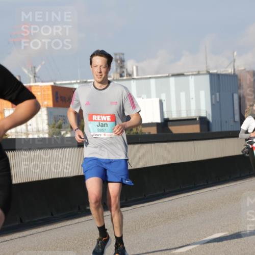 03.10.2025 - Köhlbrandbrückenlauf Jannik Wohlers http://msf.ph/oto/9069128 03.10.2025 09:48:15 Position 3 3376, 2857 meine-sportfotos.de