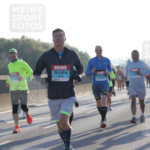 03.10.2025 - Köhlbrandbrückenlauf Jannik Wohlers http://msf.ph/oto/9069144 03.10.2025 09:16:51 Position 3 3656, 1302, 1776 meine-sportfotos.de