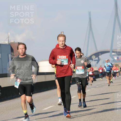 03.10.2025 - Köhlbrandbrückenlauf Jannik Wohlers http://msf.ph/oto/9069202 03.10.2025 09:48:18 Position 3 3165, 2587 meine-sportfotos.de