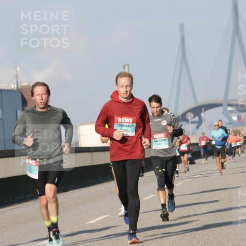03.10.2025 - Köhlbrandbrückenlauf Jannik Wohlers http://msf.ph/oto/9069210 03.10.2025 09:48:18 Position 3 3165, 3813, 225, 2587 meine-sportfotos.de