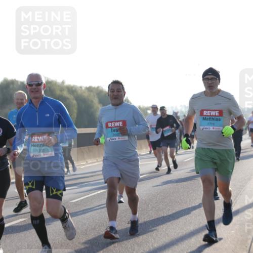 03.10.2025 - Köhlbrandbrückenlauf Jannik Wohlers http://msf.ph/oto/9069219 03.10.2025 09:16:53 Position 3 3011, 1302, 3542, 1776 meine-sportfotos.de