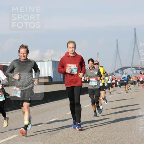 03.10.2025 - Köhlbrandbrückenlauf Jannik Wohlers http://msf.ph/oto/9069255 03.10.2025 09:48:20 Position 3 3165 meine-sportfotos.de