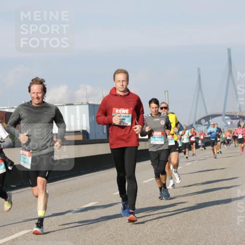 03.10.2025 - Köhlbrandbrückenlauf Jannik Wohlers http://msf.ph/oto/9069256 03.10.2025 09:48:20 Position 3 3165, 2587 meine-sportfotos.de