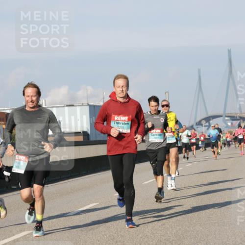 03.10.2025 - Köhlbrandbrückenlauf Jannik Wohlers http://msf.ph/oto/9069267 03.10.2025 09:48:20 Position 3 3813, 1225 meine-sportfotos.de