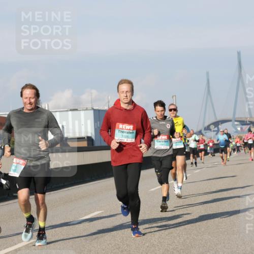 03.10.2025 - Köhlbrandbrückenlauf Jannik Wohlers http://msf.ph/oto/9069270 03.10.2025 09:48:20 Position 3 1225, 2587 meine-sportfotos.de