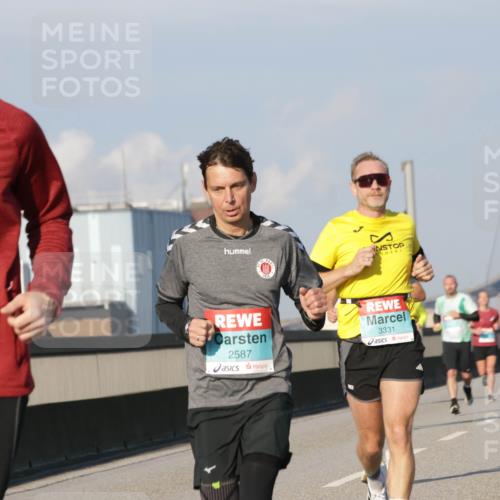 03.10.2025 - Köhlbrandbrückenlauf Jannik Wohlers http://msf.ph/oto/9069319 03.10.2025 09:48:21 Position 3 1225, 2587, 3331 meine-sportfotos.de