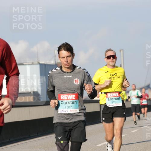 03.10.2025 - Köhlbrandbrückenlauf Jannik Wohlers http://msf.ph/oto/9069326 03.10.2025 09:48:22 Position 3 1225, 2587, 3331 meine-sportfotos.de
