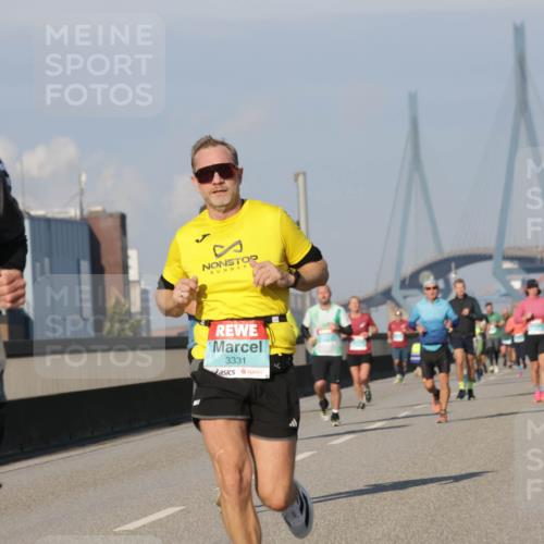03.10.2025 - Köhlbrandbrückenlauf Jannik Wohlers http://msf.ph/oto/9069353 03.10.2025 09:48:23 Position 3 2587, 3331 meine-sportfotos.de