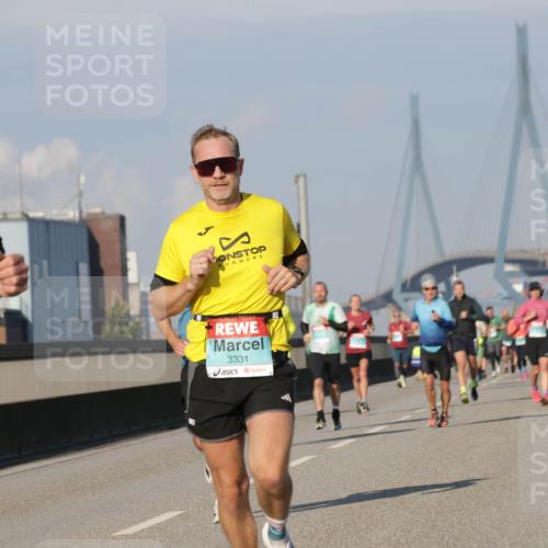 03.10.2025 - Köhlbrandbrückenlauf Jannik Wohlers http://msf.ph/oto/9069363 03.10.2025 09:48:23 Position 3 2587, 3331 meine-sportfotos.de