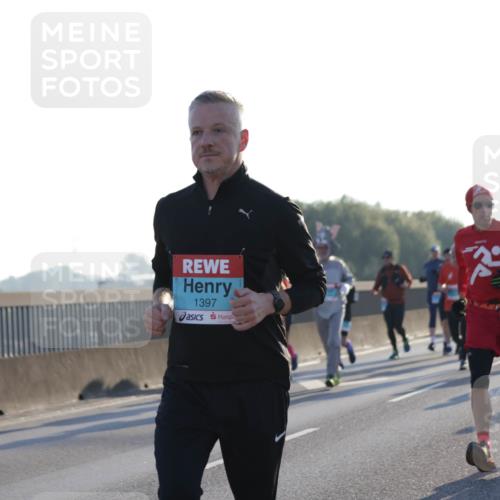 03.10.2025 - Köhlbrandbrückenlauf Jannik Wohlers http://msf.ph/oto/9069450 03.10.2025 09:17:02 Position 3 1397, 3353 meine-sportfotos.de