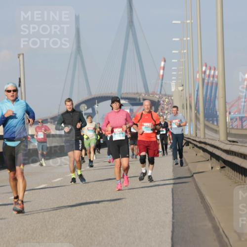03.10.2025 - Köhlbrandbrückenlauf Jannik Wohlers http://msf.ph/oto/9069467 03.10.2025 09:48:29 Position 3 45 meine-sportfotos.de