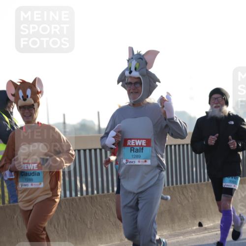 03.10.2025 - Köhlbrandbrückenlauf Jannik Wohlers http://msf.ph/oto/9069514 03.10.2025 09:17:05 Position 3 1288, 1289, 3065 meine-sportfotos.de