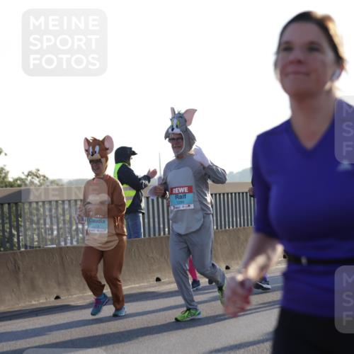 03.10.2025 - Köhlbrandbrückenlauf Jannik Wohlers http://msf.ph/oto/9069543 03.10.2025 09:17:05 Position 3 1288, 1289 meine-sportfotos.de