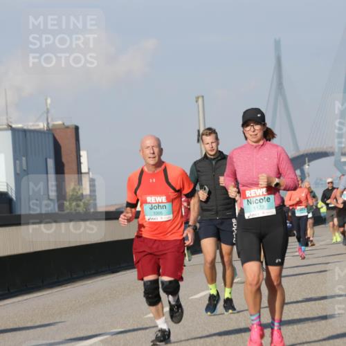 03.10.2025 - Köhlbrandbrückenlauf Jannik Wohlers http://msf.ph/oto/9069549 03.10.2025 09:48:34 Position 3 2998, 3305, 1123 meine-sportfotos.de