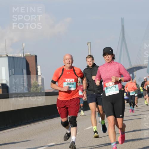 03.10.2025 - Köhlbrandbrückenlauf Jannik Wohlers http://msf.ph/oto/9069553 03.10.2025 09:48:34 Position 3 2998, 305, 1123, 3, 111111 meine-sportfotos.de