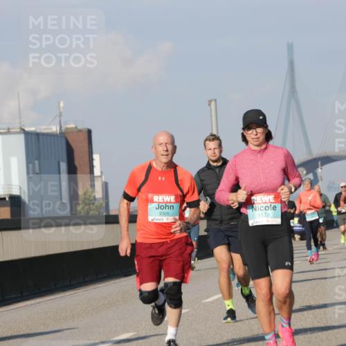 03.10.2025 - Köhlbrandbrückenlauf Jannik Wohlers http://msf.ph/oto/9069561 03.10.2025 09:48:34 Position 3 2998, 3305, 1123 meine-sportfotos.de