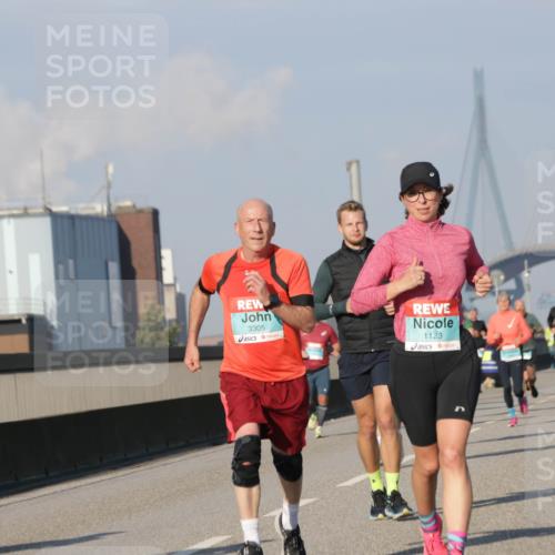 03.10.2025 - Köhlbrandbrückenlauf Jannik Wohlers http://msf.ph/oto/9069568 03.10.2025 09:48:34 Position 3 2998, 3305, 1123 meine-sportfotos.de