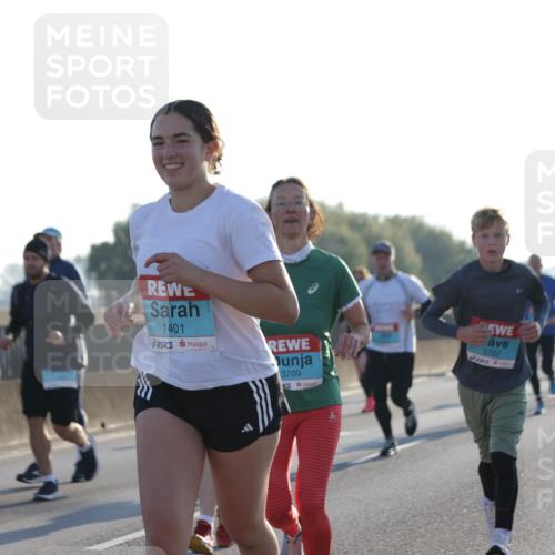 03.10.2025 - Köhlbrandbrückenlauf Jannik Wohlers http://msf.ph/oto/9069579 03.10.2025 09:17:06 Position 3 1401, 3709, 3707 meine-sportfotos.de