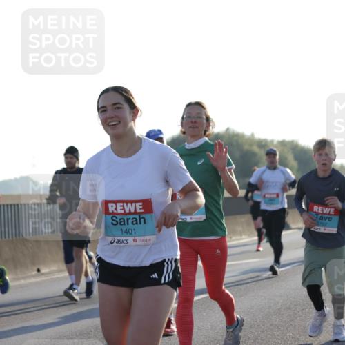 03.10.2025 - Köhlbrandbrückenlauf Jannik Wohlers http://msf.ph/oto/9069589 03.10.2025 09:17:06 Position 3 0747, 1401, 3707 meine-sportfotos.de