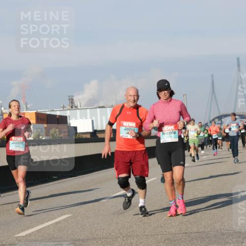 03.10.2025 - Köhlbrandbrückenlauf Jannik Wohlers http://msf.ph/oto/9069615 03.10.2025 09:48:36 Position 3 2998, 1123 meine-sportfotos.de
