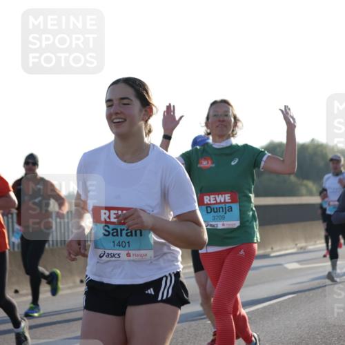 03.10.2025 - Köhlbrandbrückenlauf Jannik Wohlers http://msf.ph/oto/9069616 03.10.2025 09:17:07 Position 3 1401, 3709, 3707 meine-sportfotos.de