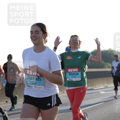 03.10.2025 - Köhlbrandbrückenlauf Jannik Wohlers http://msf.ph/oto/9069620 03.10.2025 09:17:07 Position 3 1401, 3709, 3707 meine-sportfotos.de