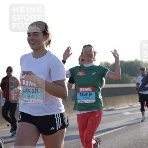 03.10.2025 - Köhlbrandbrückenlauf Jannik Wohlers http://msf.ph/oto/9069624 03.10.2025 09:17:07 Position 3 1401, 3709, 3707 meine-sportfotos.de