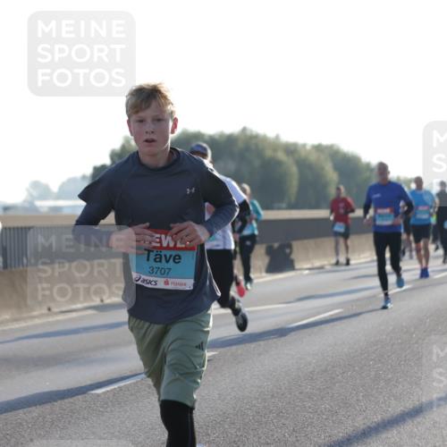 03.10.2025 - Köhlbrandbrückenlauf Jannik Wohlers http://msf.ph/oto/9069636 03.10.2025 09:17:08 Position 3 3707 meine-sportfotos.de