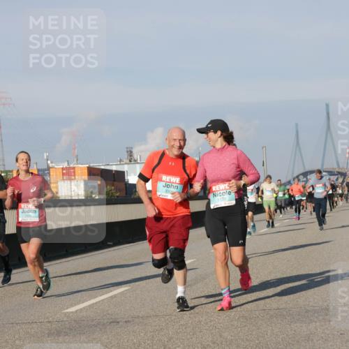 03.10.2025 - Köhlbrandbrückenlauf Jannik Wohlers http://msf.ph/oto/9069664 03.10.2025 09:48:37 Position 3 3305, 1123 meine-sportfotos.de