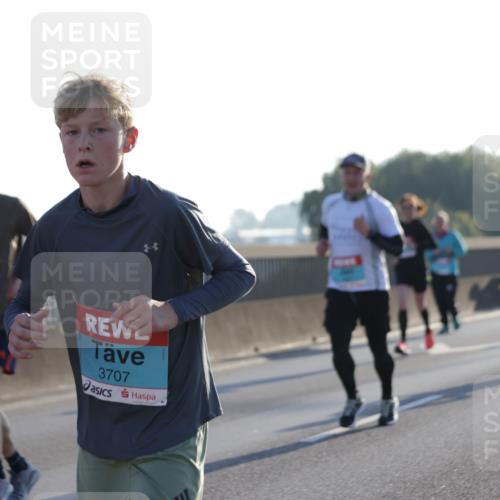 03.10.2025 - Köhlbrandbrückenlauf Jannik Wohlers http://msf.ph/oto/9069674 03.10.2025 09:17:08 Position 3 3707 meine-sportfotos.de