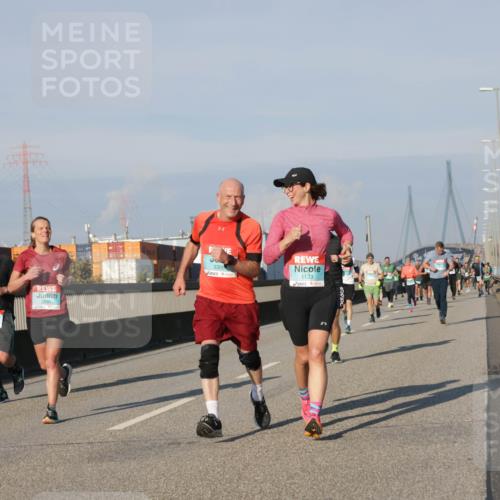 03.10.2025 - Köhlbrandbrückenlauf Jannik Wohlers http://msf.ph/oto/9069680 03.10.2025 09:48:37 Position 3 3305, 1123 meine-sportfotos.de