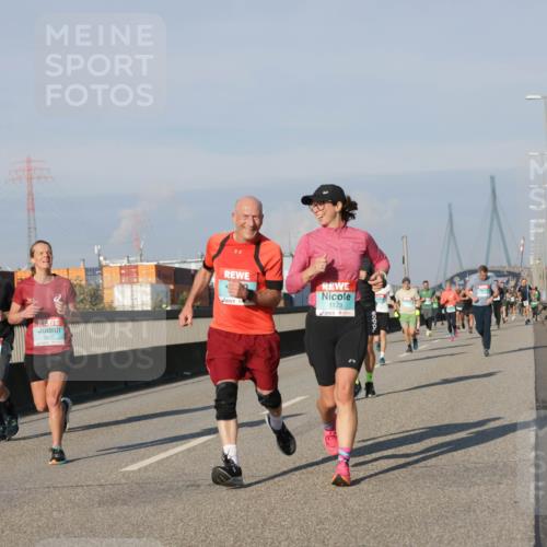 03.10.2025 - Köhlbrandbrückenlauf Jannik Wohlers http://msf.ph/oto/9069684 03.10.2025 09:48:37 Position 3 1123 meine-sportfotos.de