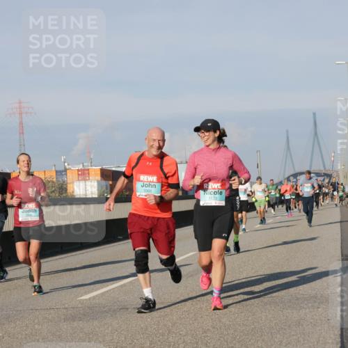 03.10.2025 - Köhlbrandbrückenlauf Jannik Wohlers http://msf.ph/oto/9069689 03.10.2025 09:48:37 Position 3 3305, 1123 meine-sportfotos.de