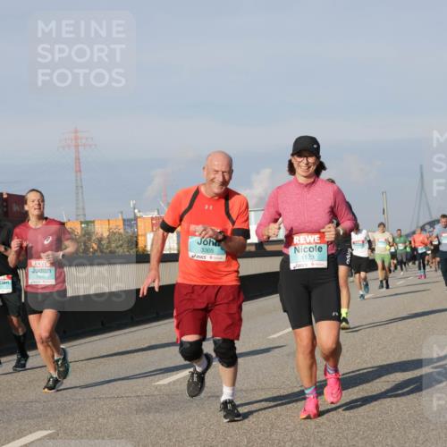 03.10.2025 - Köhlbrandbrückenlauf Jannik Wohlers http://msf.ph/oto/9069730 03.10.2025 09:48:37 Position 3 0400, 3305, 1123 meine-sportfotos.de