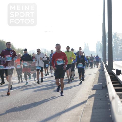 03.10.2025 - Köhlbrandbrückenlauf Jannik Wohlers http://msf.ph/oto/9069738 03.10.2025 09:17:13 Position 3 12, 1038 meine-sportfotos.de