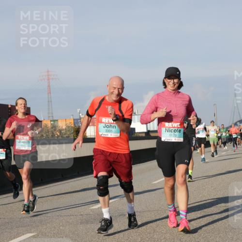 03.10.2025 - Köhlbrandbrückenlauf Jannik Wohlers http://msf.ph/oto/9069739 03.10.2025 09:48:38 Position 3 17, 2998, 3305, 1123 meine-sportfotos.de