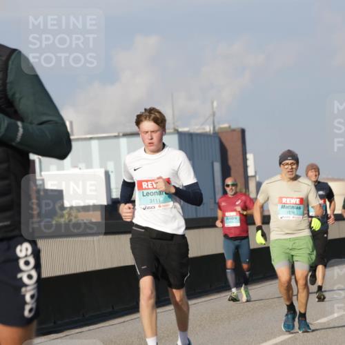 03.10.2025 - Köhlbrandbrückenlauf Jannik Wohlers http://msf.ph/oto/9069799 03.10.2025 09:48:40 Position 3 3111, 1776 meine-sportfotos.de