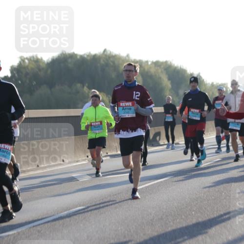 03.10.2025 - Köhlbrandbrückenlauf Jannik Wohlers http://msf.ph/oto/9069805 03.10.2025 09:17:15 Position 3 1966, 12, 2743, 1038 meine-sportfotos.de