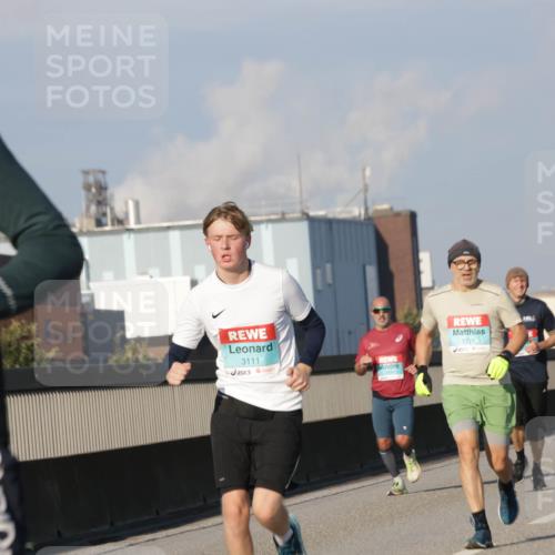 03.10.2025 - Köhlbrandbrückenlauf Jannik Wohlers http://msf.ph/oto/9069814 03.10.2025 09:48:40 Position 3 3111, 1776 meine-sportfotos.de