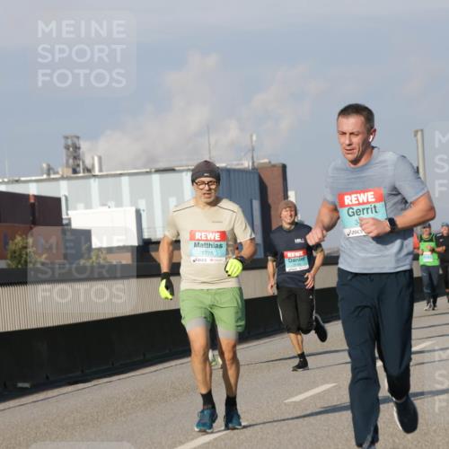 03.10.2025 - Köhlbrandbrückenlauf Jannik Wohlers http://msf.ph/oto/9069843 03.10.2025 09:48:42 Position 3 3111, 1776 meine-sportfotos.de