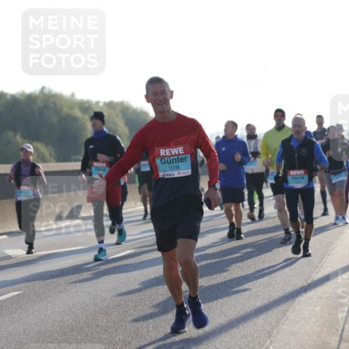 03.10.2025 - Köhlbrandbrückenlauf Jannik Wohlers http://msf.ph/oto/9069863 03.10.2025 09:17:16 Position 3 2743, 12, 1038 meine-sportfotos.de