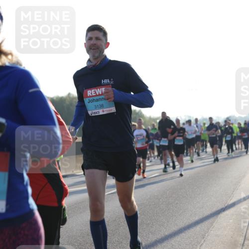 03.10.2025 - Köhlbrandbrückenlauf Jannik Wohlers http://msf.ph/oto/9070101 03.10.2025 09:17:23 Position 3 3492, 3138 meine-sportfotos.de