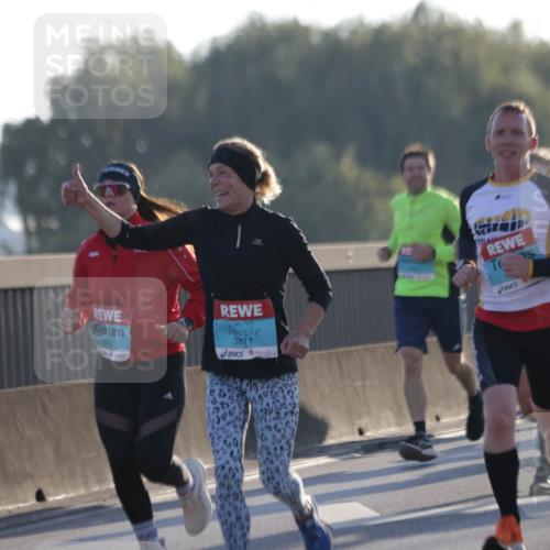 03.10.2025 - Köhlbrandbrückenlauf Jannik Wohlers http://msf.ph/oto/9070166 03.10.2025 09:17:26 Position 3 389, 3811 meine-sportfotos.de